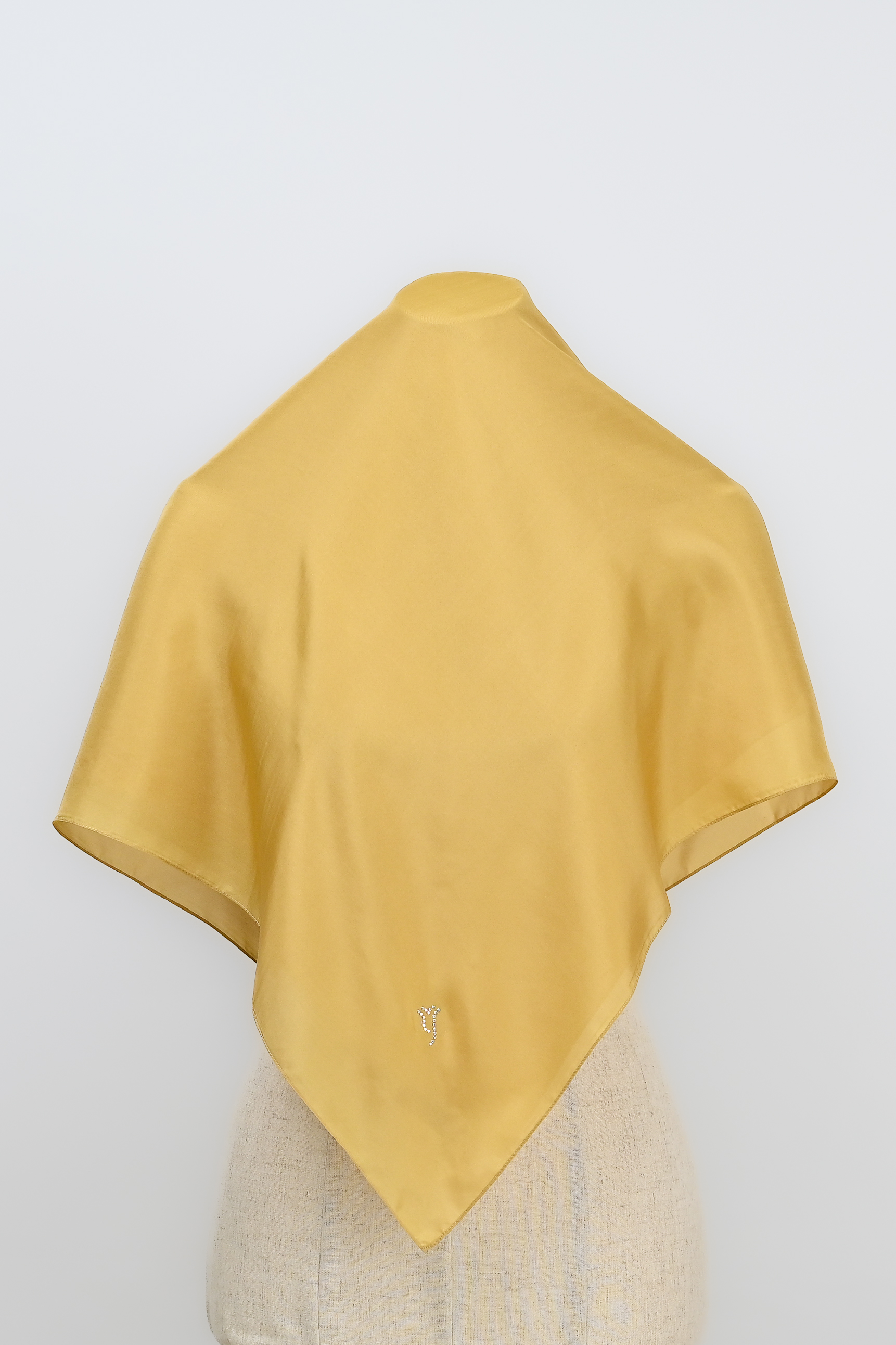 NYLA SILK SQUARE - Image 3