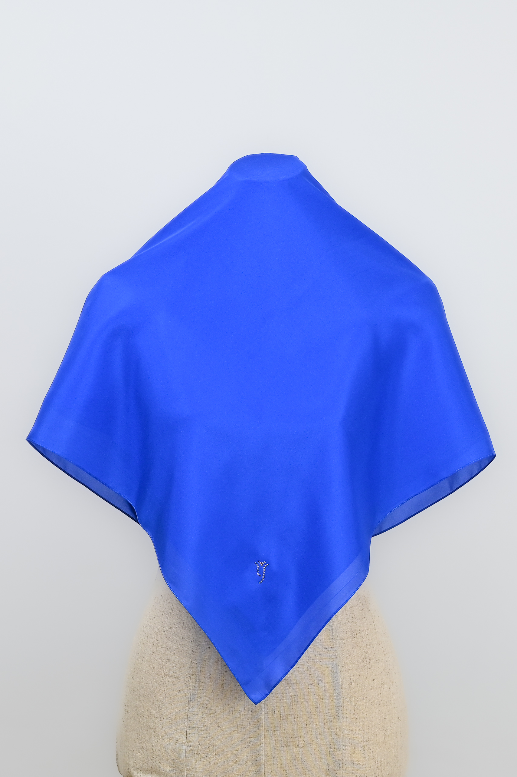 NYLA SILK SQUARE - Image 4