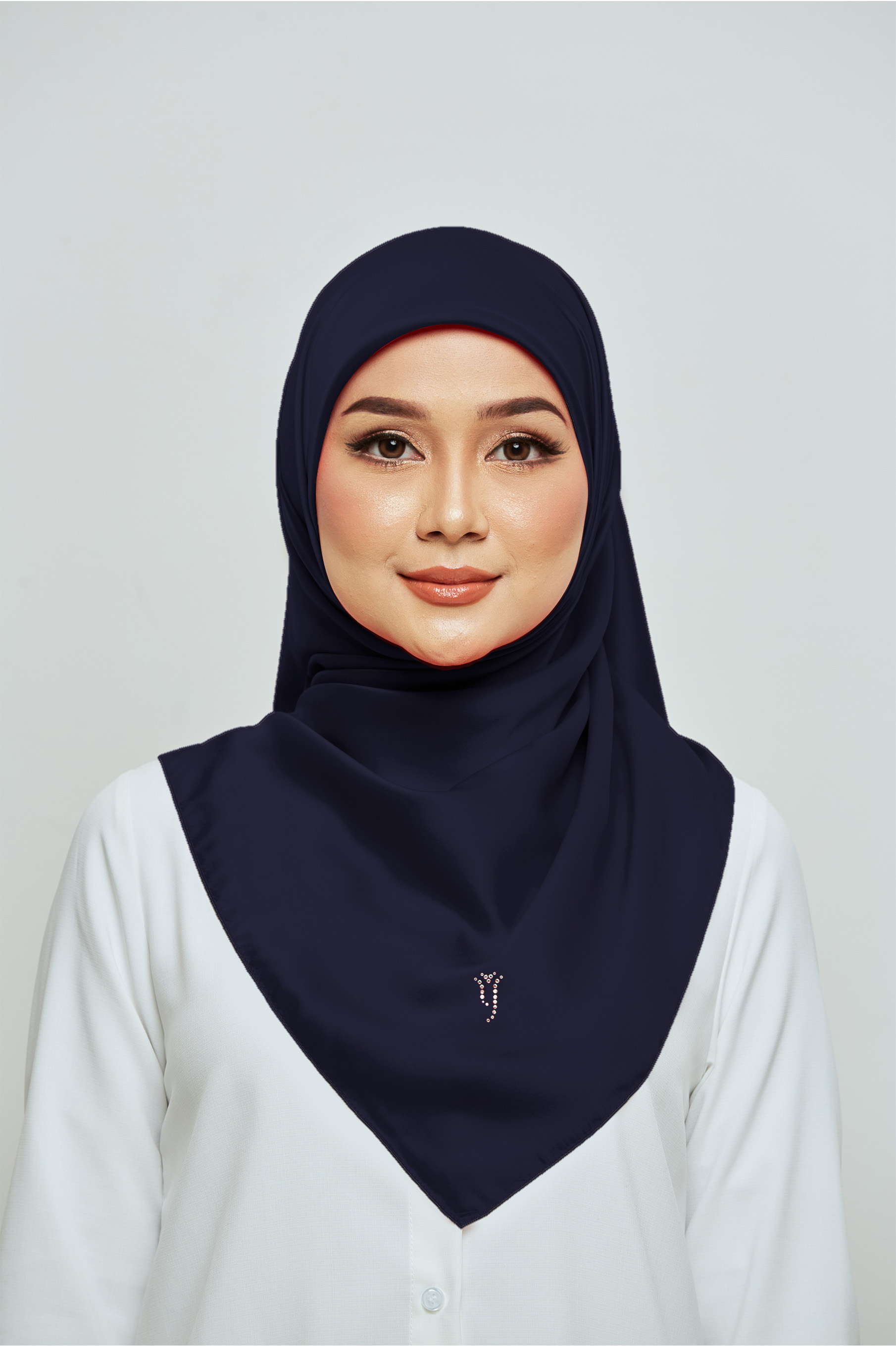 NYLA SILK SQUARE - Image 15