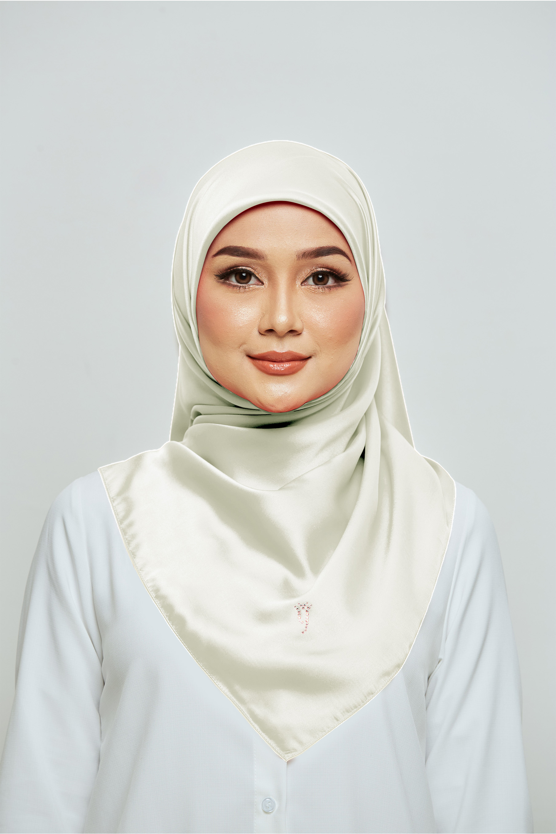 NYLA SILK SQUARE - Image 17